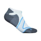 Das Bild zeigt die Bauerfeind Run Performance Low Cut Socks für Herren. Die Socken sind ergonomisch geformt und bieten gezielte Kompression im Mittelfussbereich, um die Fussmuskulatur während des Laufens zu unterstützen. 