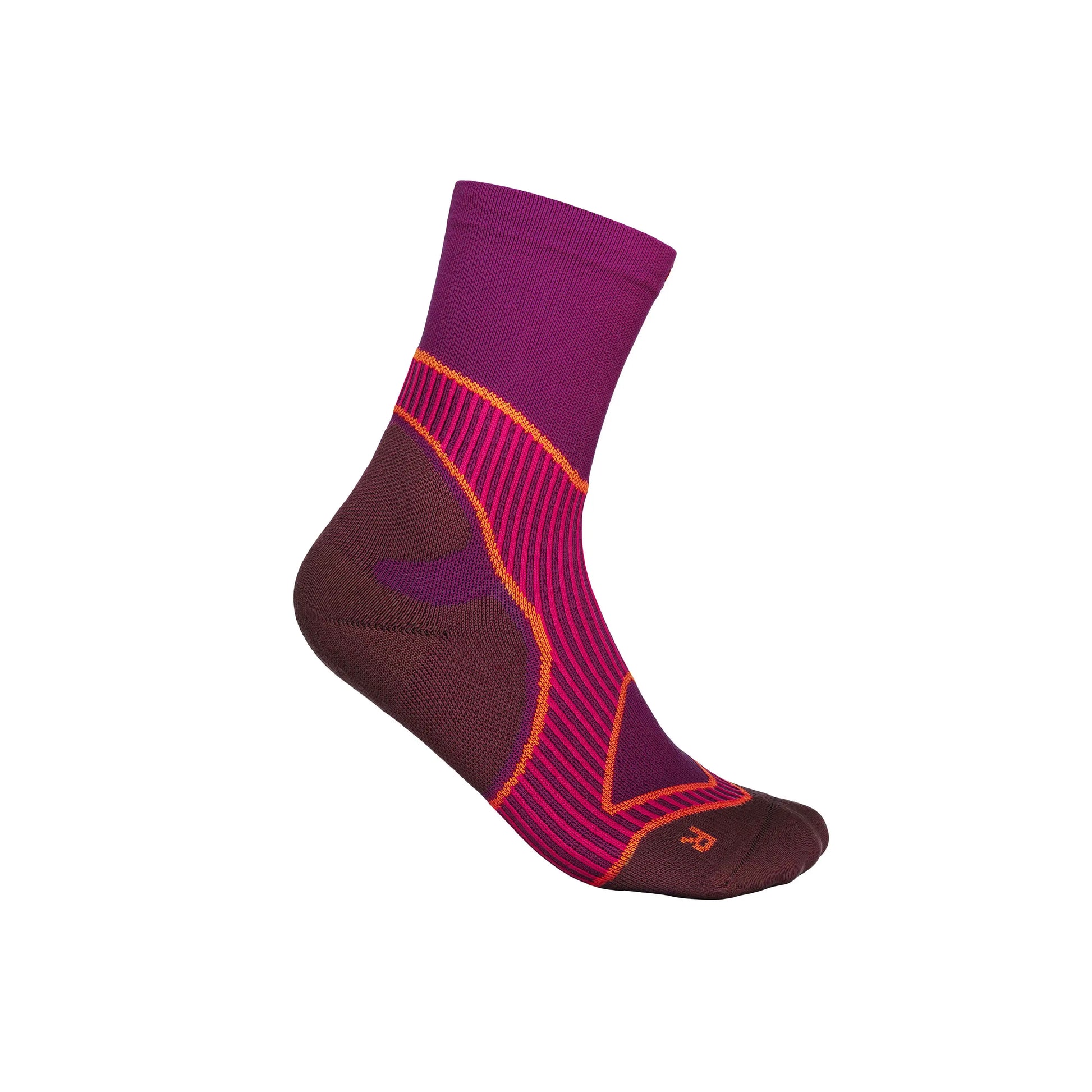 Das Bild zeigt die Bauerfeind Run Performance Mid Cut Socks, sportliche, mittelhohe Kompressionssocken. Die Socken reichen bis knapp über den Knöchel und sind für Läufer entwickelt, um während des Trainings optimalen Halt und Unterstützung zu bieten. Der Fussbereich ist gepolstert, besonders an den Zehen und der Ferse, um Druckstellen und Blasenbildung zu verhindern.