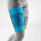Die Abbildung zeigt die Bauerfeind Sports Compression Sleeves für den Oberschenkel, die speziell für sportliche Aktivitäten entwickelt wurden. Diese Compression Sleeves bestehen aus atmungsaktivem, elastischem Material und bieten gezielte Kompression über den gesamten Oberschenkelbereich. Die Kompression fördert die Durchblutung, unterstützt die Muskulatur und reduziert Muskelvibrationen, wodurch Muskelermüdung und Verletzungen vorgebeugt werden. Die Compression Sleeves bieten hohen Tragekomfort.